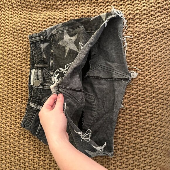 One Teaspoon Trucker Stars Distressed Denim Mini Skirt Size 24 - Picture 2 of 5